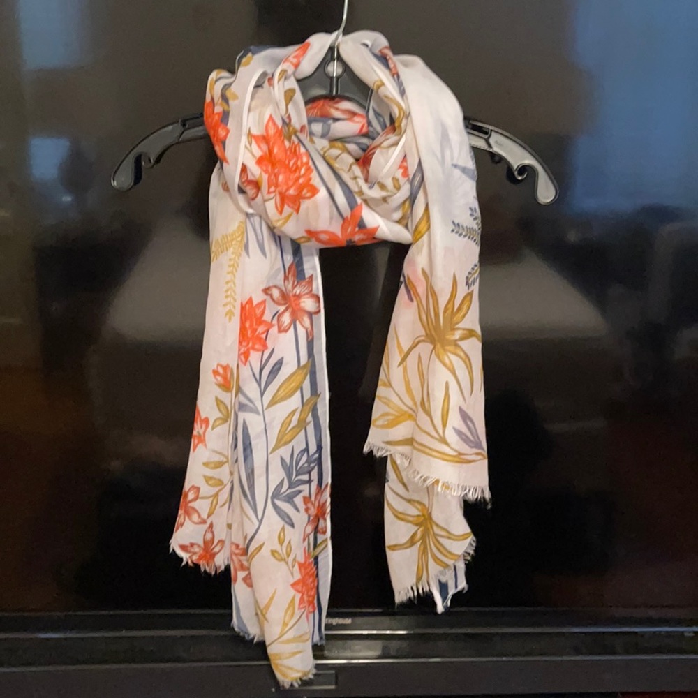 Floral and white scarf nwt